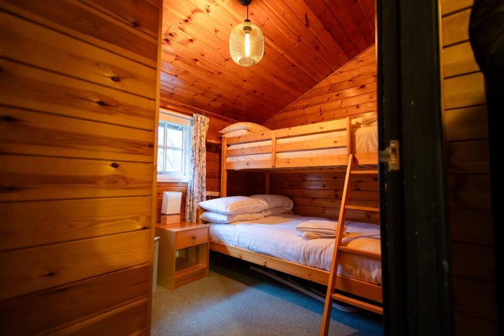 Cozy Norwegian Style Log Cabin In Rural Snowdonia - 2 Bedrooms & Parking By Seren Short Stays Ffestiniog Exterior foto