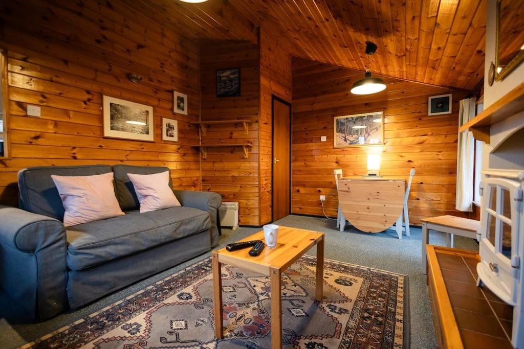 Cozy Norwegian Style Log Cabin In Rural Snowdonia - 2 Bedrooms & Parking By Seren Short Stays Ffestiniog Exterior foto