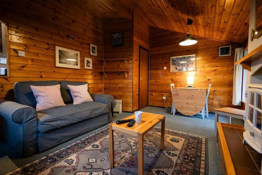 Cozy Norwegian Style Log Cabin In Rural Snowdonia - 2 Bedrooms & Parking By Seren Short Stays Ffestiniog Exterior foto