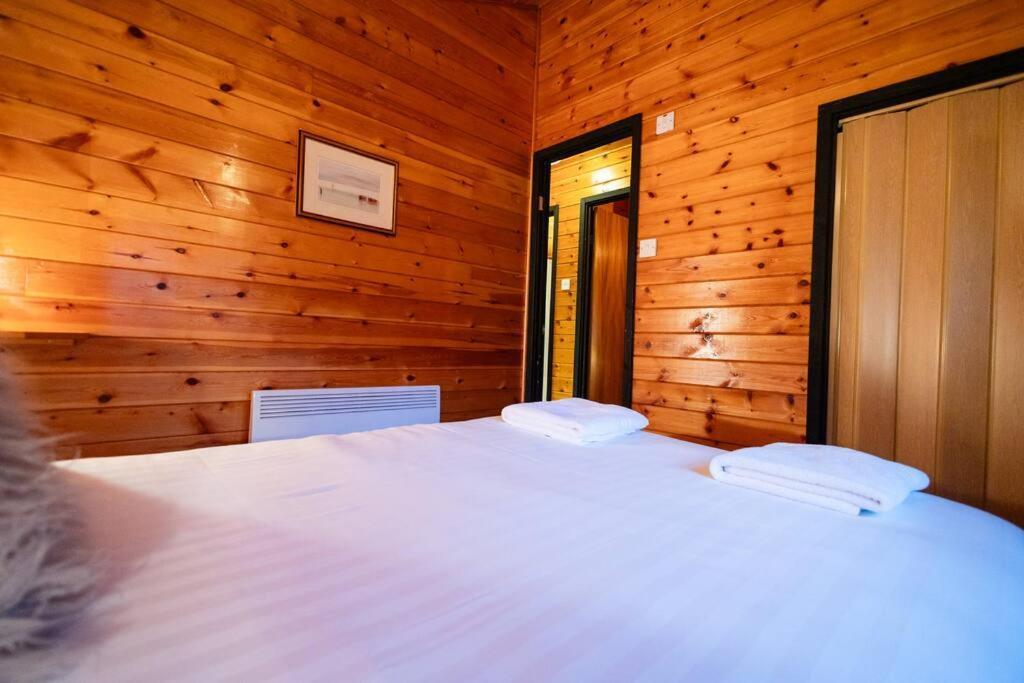 Cozy Norwegian Style Log Cabin In Rural Snowdonia - 2 Bedrooms & Parking By Seren Short Stays Ffestiniog Exterior foto