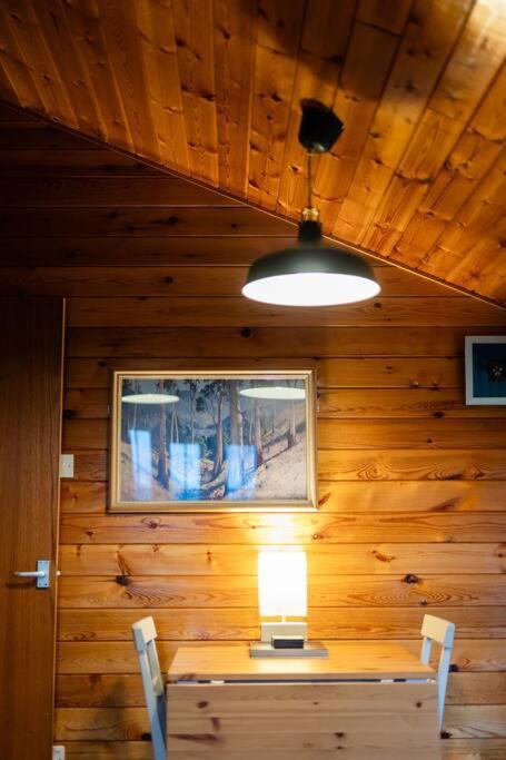 Cozy Norwegian Style Log Cabin In Rural Snowdonia - 2 Bedrooms & Parking By Seren Short Stays Ffestiniog Exterior foto