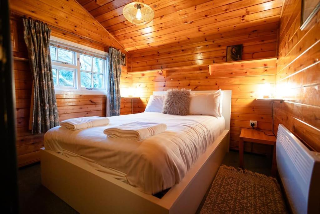 Cozy Norwegian Style Log Cabin In Rural Snowdonia - 2 Bedrooms & Parking By Seren Short Stays Ffestiniog Exterior foto