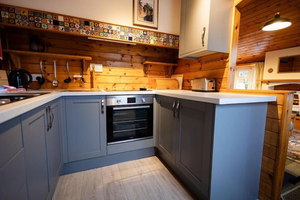 Cozy Norwegian Style Log Cabin In Rural Snowdonia - 2 Bedrooms & Parking By Seren Short Stays Ffestiniog Exterior foto
