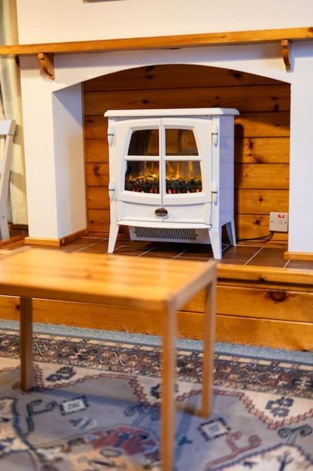 Cozy Norwegian Style Log Cabin In Rural Snowdonia - 2 Bedrooms & Parking By Seren Short Stays Ffestiniog Exterior foto